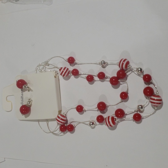 Elegant Layered Silver Red & White Beads Necklace - Women's Fashion Jewelry - Picture 6 of 7